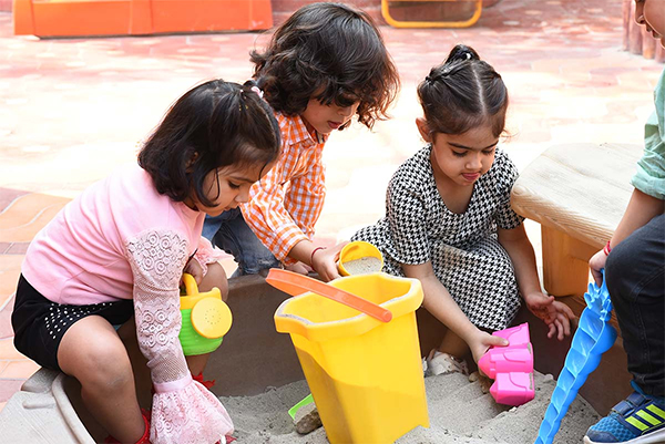 top rated day care centre paschim vihar